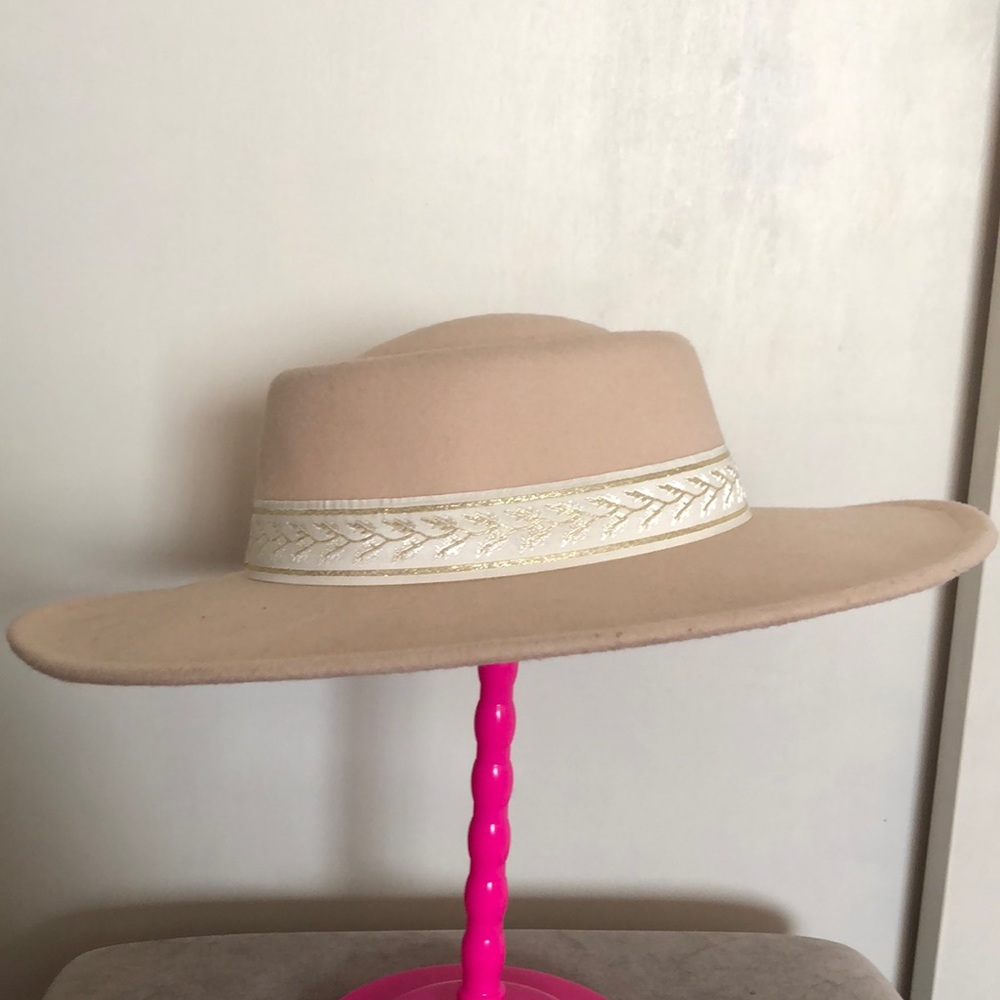 Pinched velvet  fedora